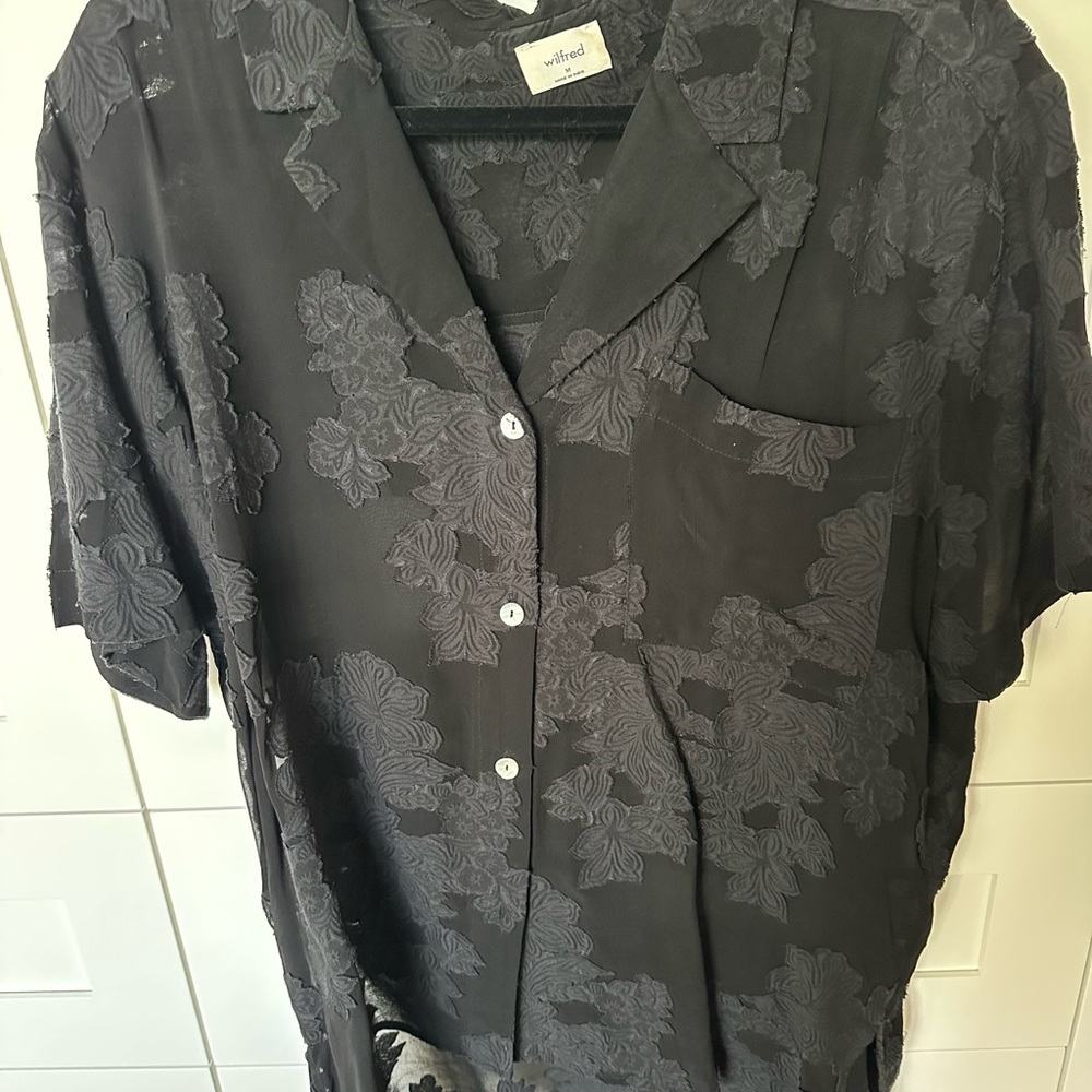 Aritzia, Wilfred silky black shirt